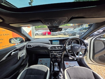 Used Infiniti Q30 2017 for sale - 79465378: Photo