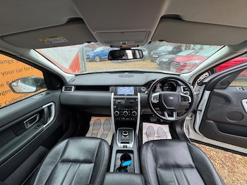 Used Land Rover Discovery Sport 2017 for sale - 76549788: Photo