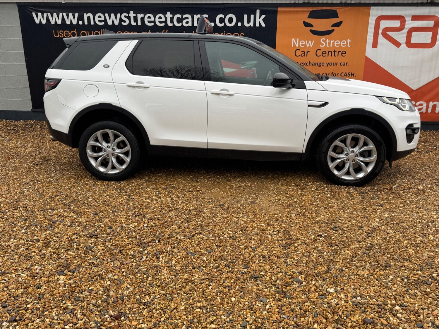 Used Land Rover Discovery Sport 2017 for sale - 76549788: Photo 5