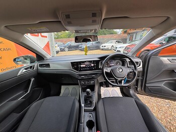 Used Volkswagen Polo 2019 for sale - 75782356: Photo