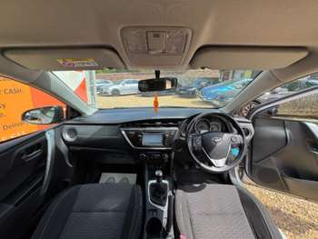 Used Toyota Auris 2015 for sale - 74686447: Photo