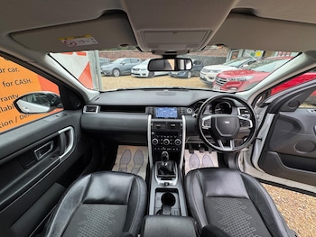 Used Land Rover Discovery Sport 2017 for sale - 76246916: Photo 2