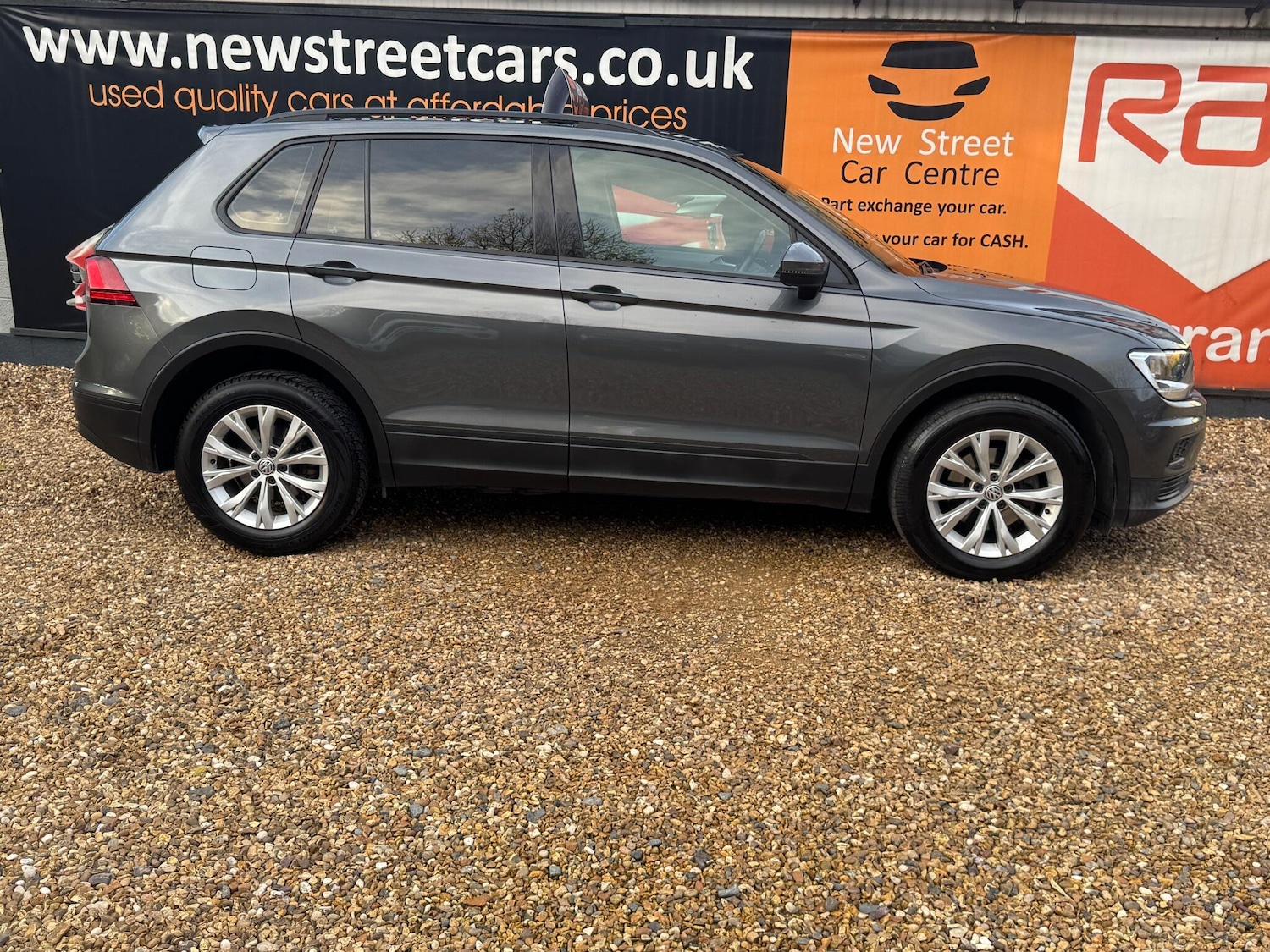 Used Volkswagen Tiguan 2017 for sale - 76409544: Photo 5