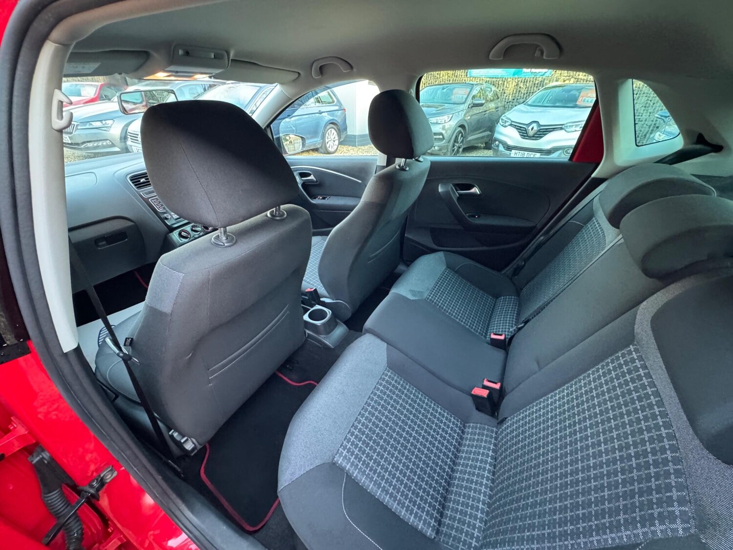 Used Volkswagen Polo 2017 for sale - 77940717: Photo 33