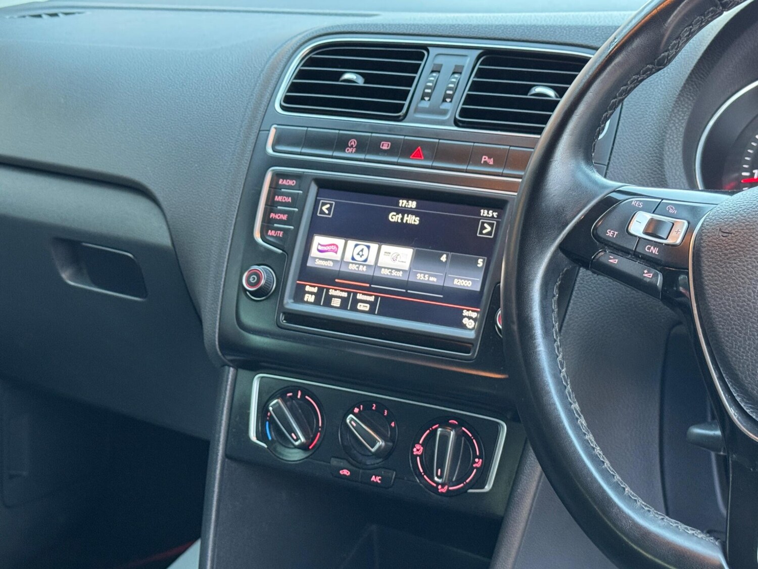 Used Volkswagen Polo 2017 for sale - 77940717: Photo 50