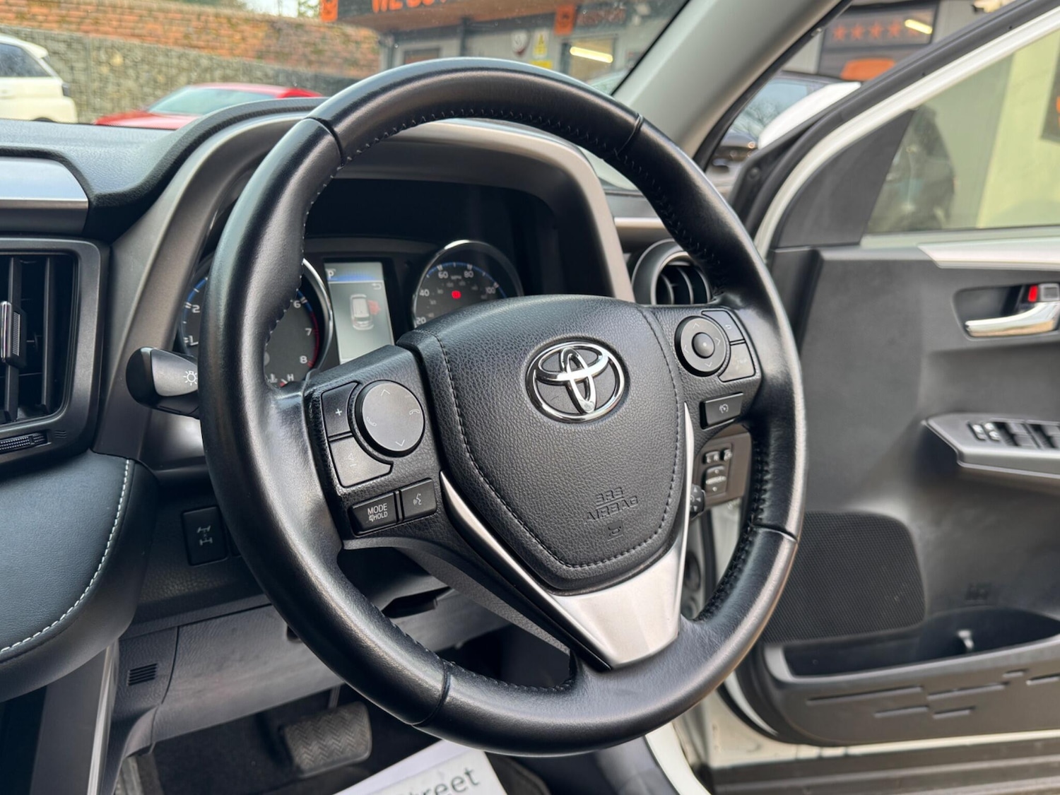 Used Toyota RAV4 2016 for sale - 77768522: Photo 49