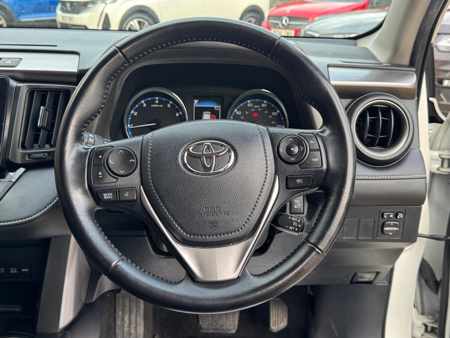 Used Toyota RAV4 2016 for sale - 77768522: Photo 5