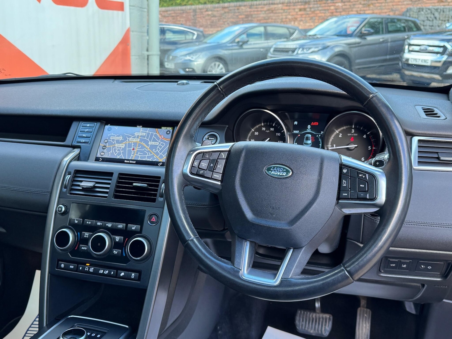 Used Land Rover Discovery Sport 2019 for sale - 76377498: Photo 63