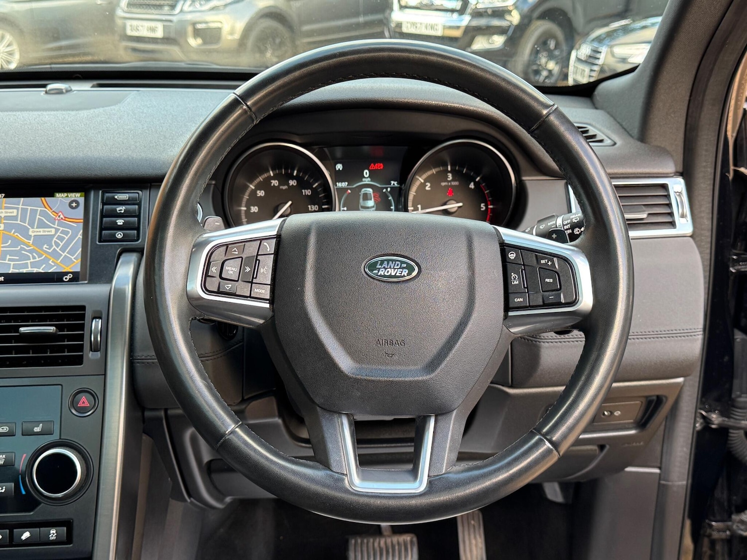 Used Land Rover Discovery Sport 2019 for sale - 76377498: Photo 64