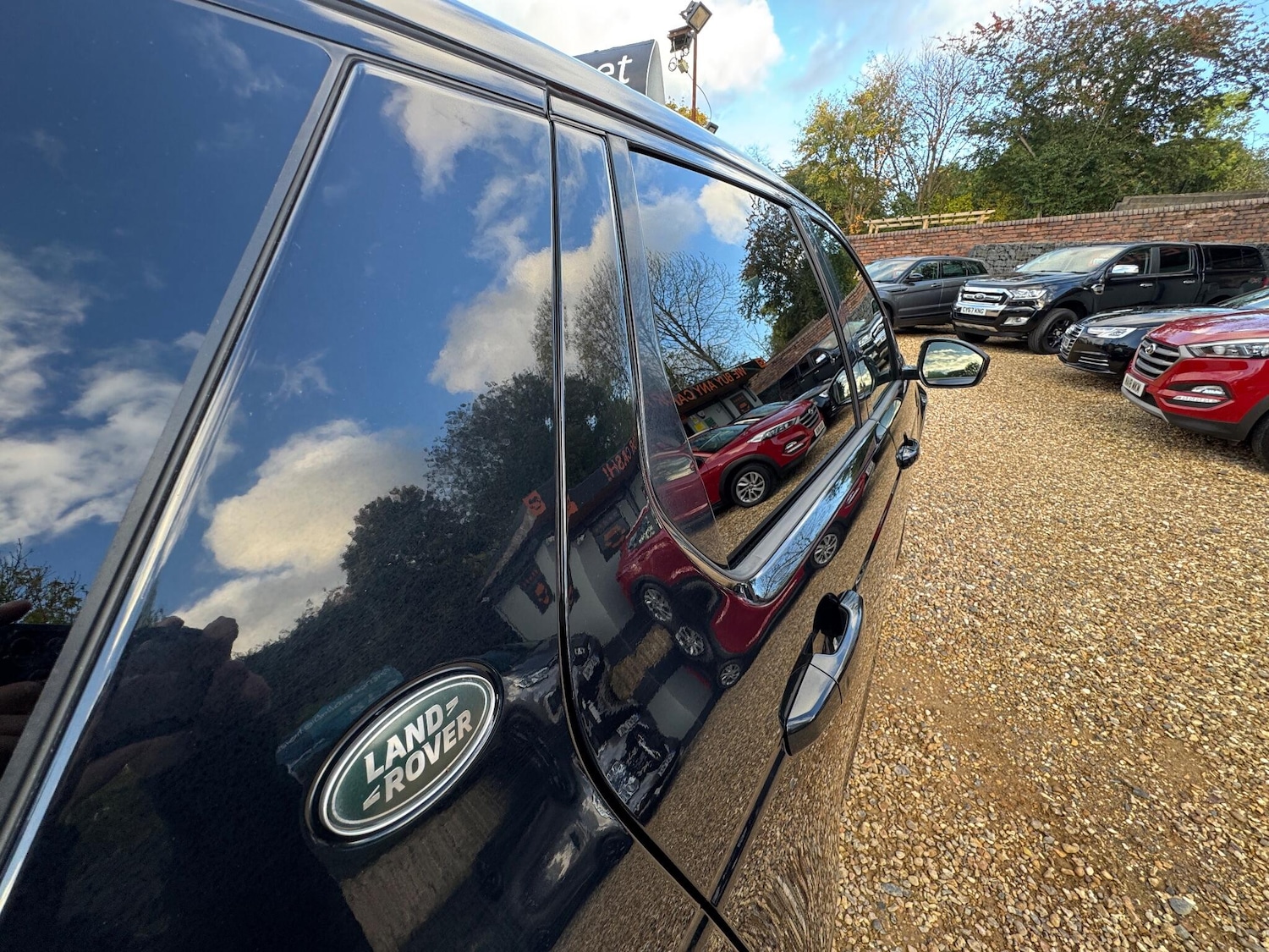 Used Land Rover Discovery Sport 2019 for sale - 76377498: Photo 75