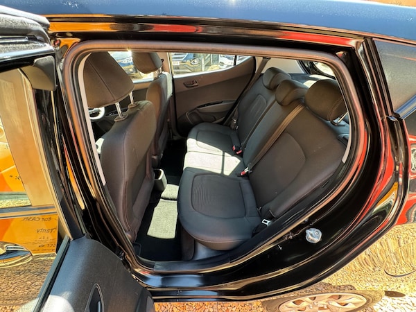 Used Hyundai i10 2017 for sale - 74521510: Photo 29