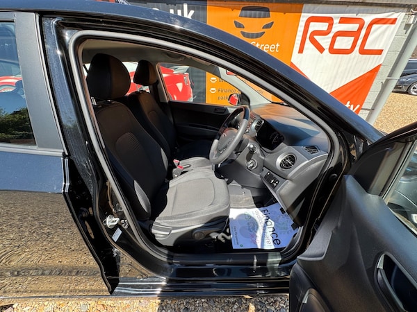 Used Hyundai i10 2017 for sale - 74521510: Photo 35