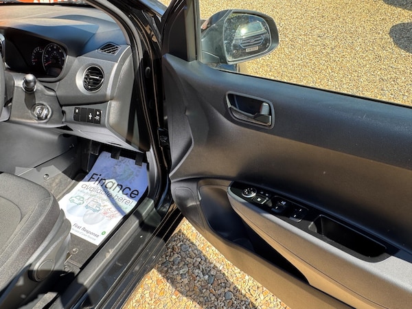 Used Hyundai i10 2017 for sale - 74521510: Photo 36
