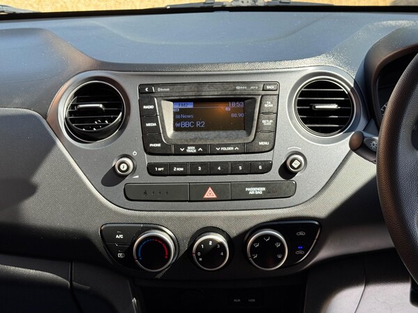 Used Hyundai i10 2017 for sale - 74521510: Photo 40