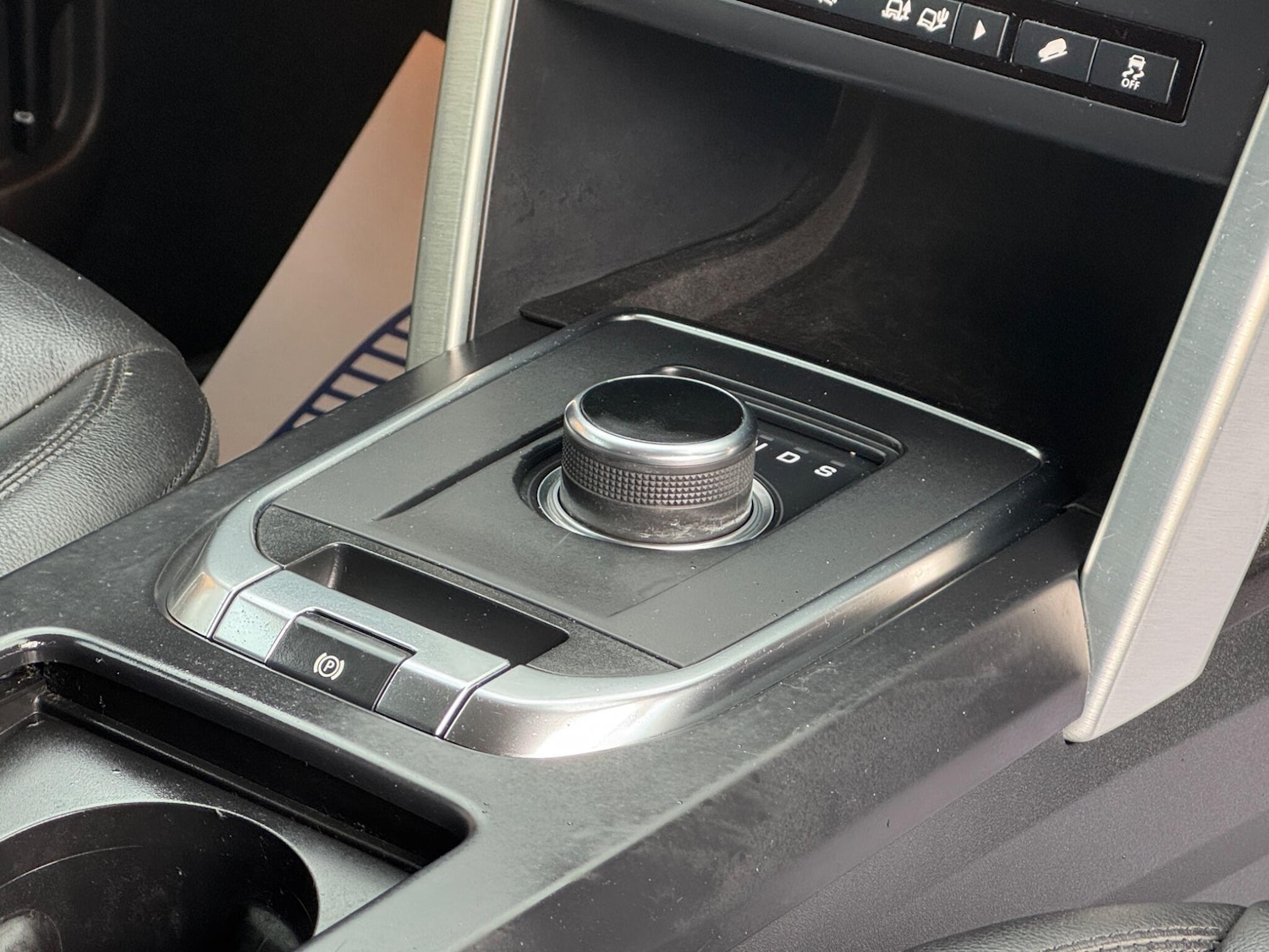 Used Land Rover Discovery Sport 2019 for sale - 77892477: Photo 51