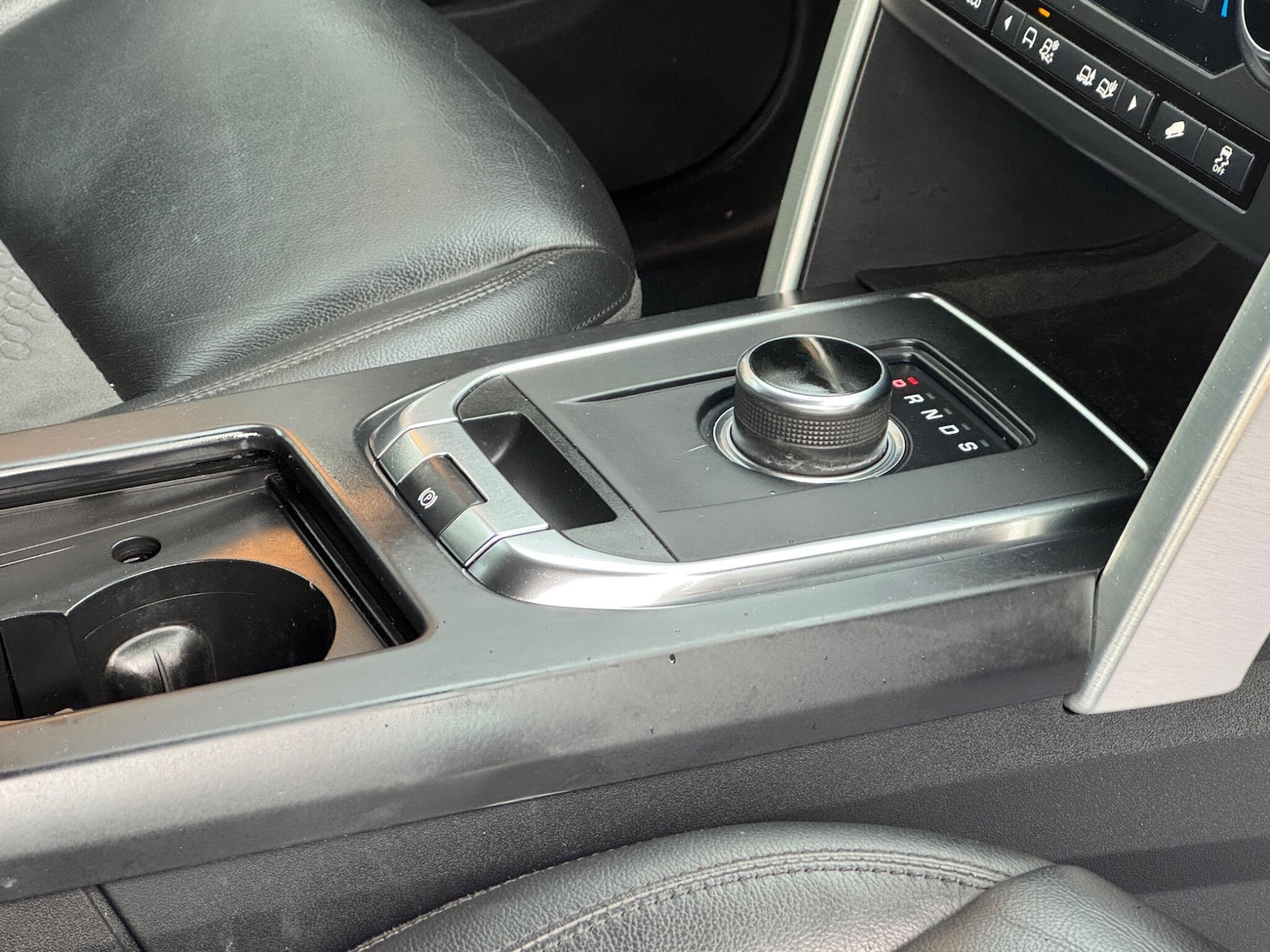 Used Land Rover Discovery Sport 2019 for sale - 77892477: Photo 58