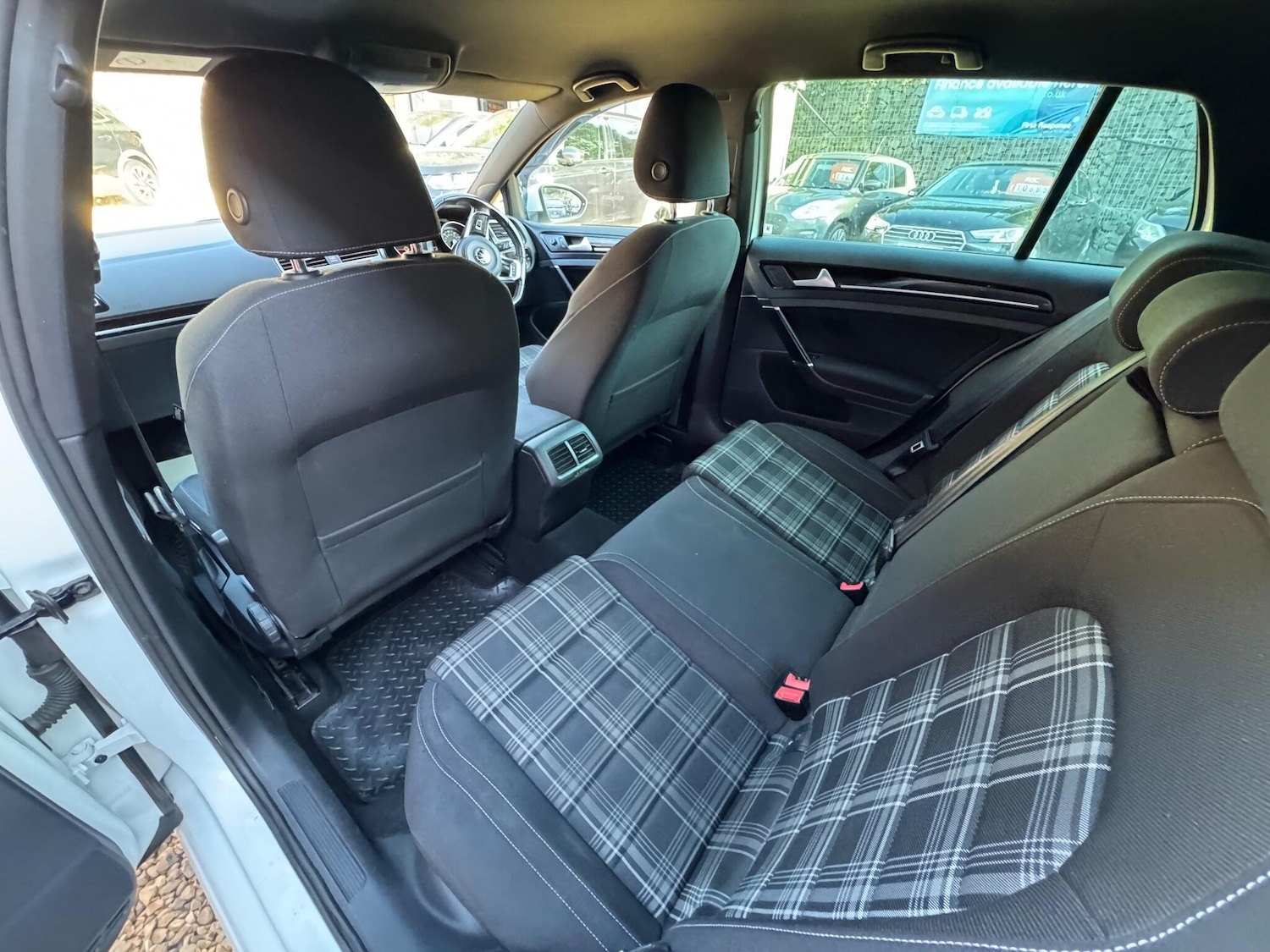 Used Volkswagen Golf 2016 for sale - 76013124: Photo 41