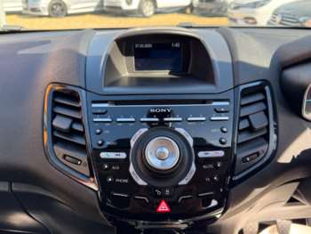 Used Ford Fiesta 2015 for sale - 74160685: Photo