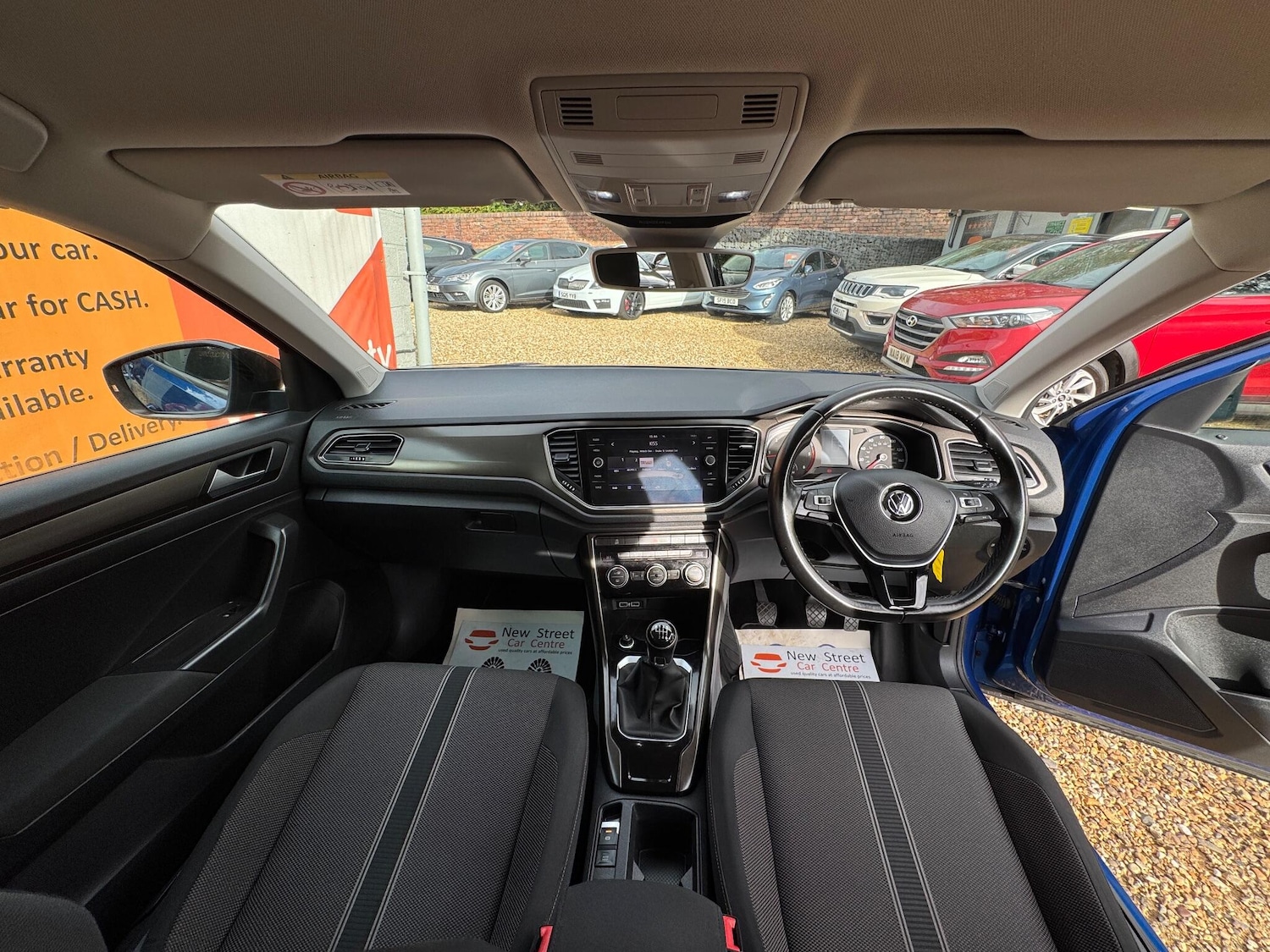 Used Volkswagen T-Roc 2018 for sale - 76136222: Photo 2