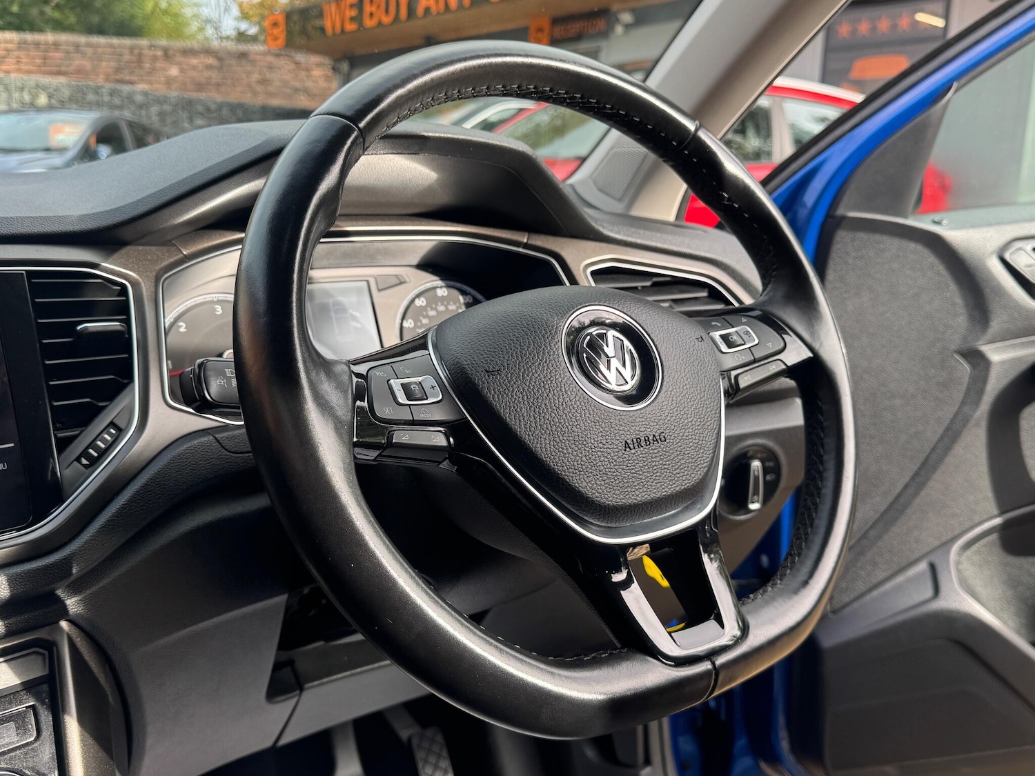 Used Volkswagen T-Roc 2018 for sale - 76136222: Photo 7