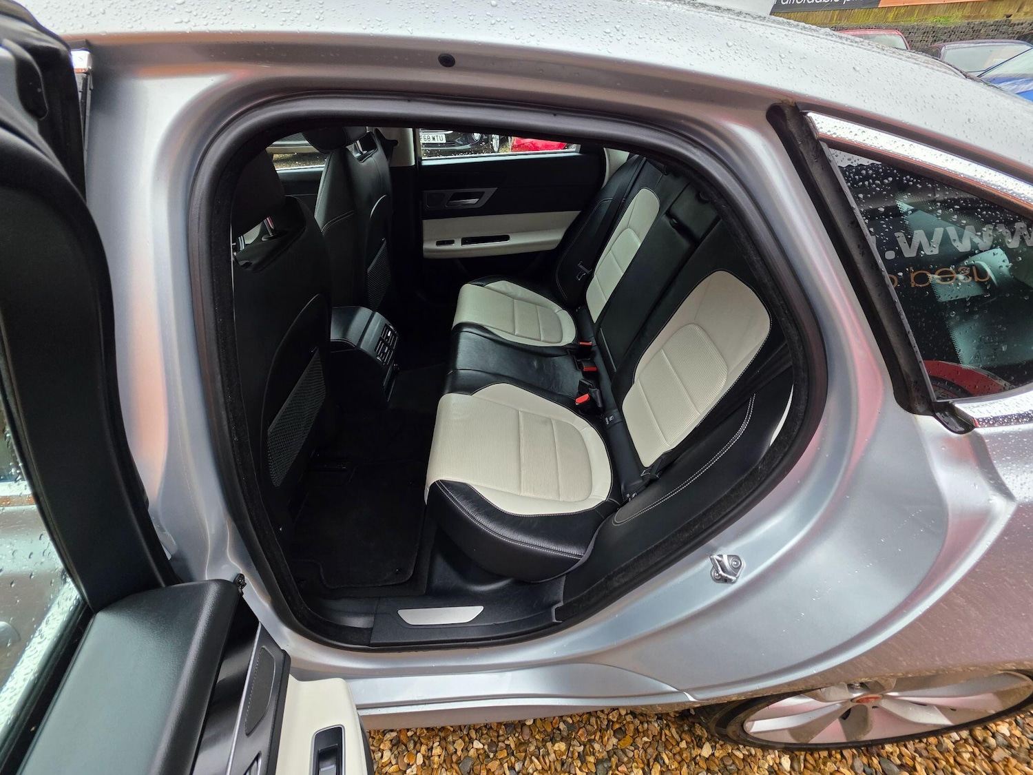 Used Jaguar XF 2017 for sale - 78185000: Photo 33