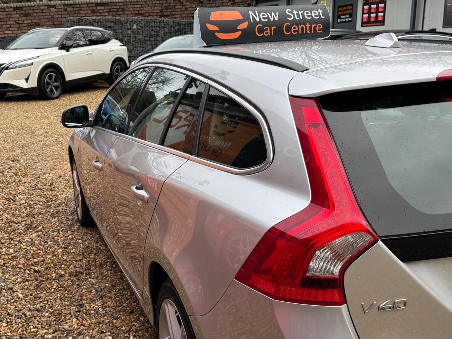 Used Volvo V60 2017 for sale - 77455309: Photo 32