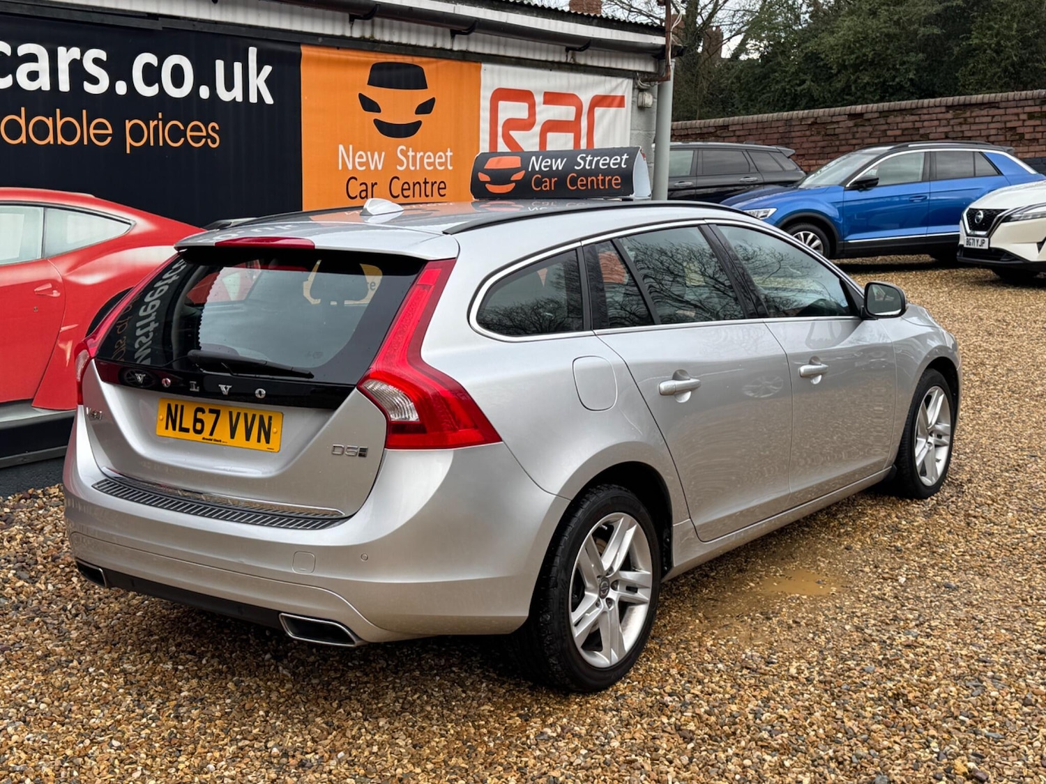 Used Volvo V60 2017 for sale - 77455309: Photo 44