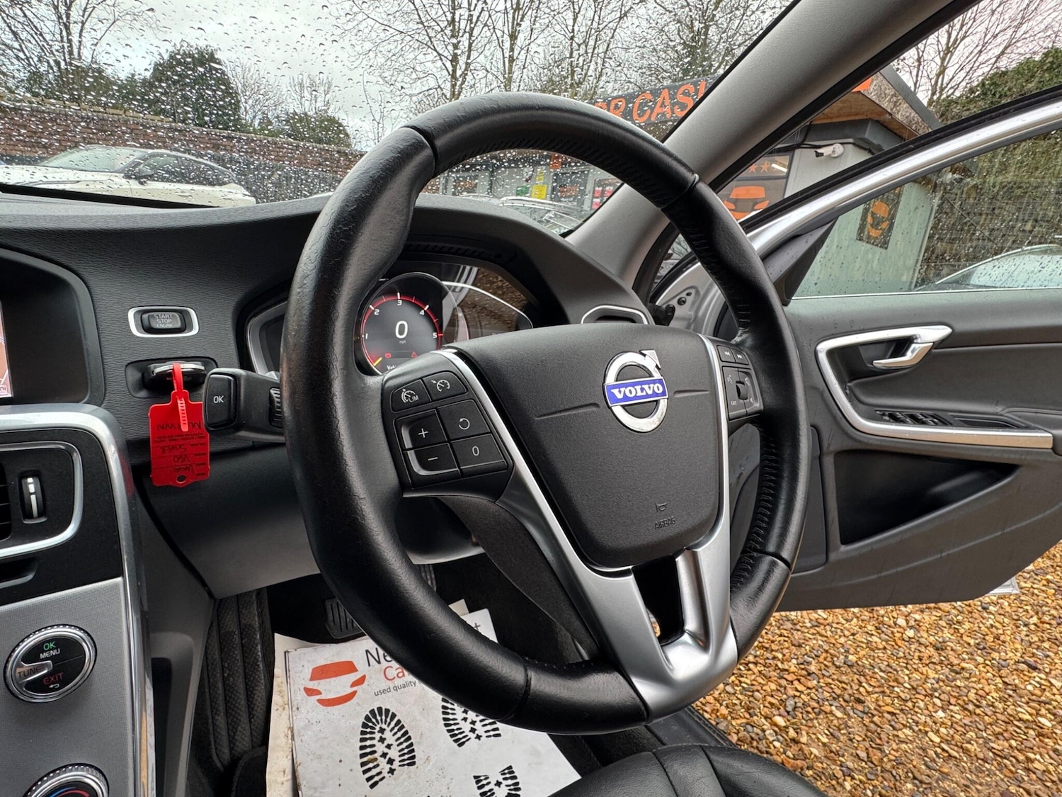 Used Volvo V60 2017 for sale - 77455309: Photo 51