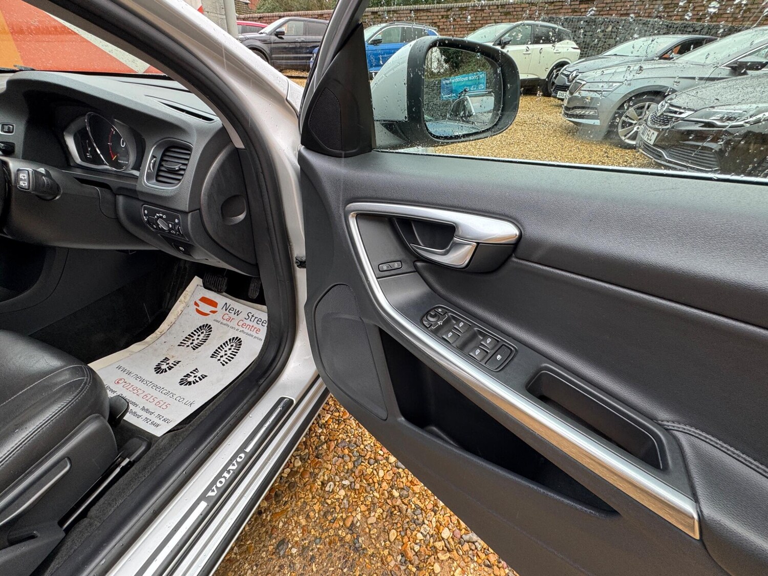 Used Volvo V60 2017 for sale - 77455309: Photo 62