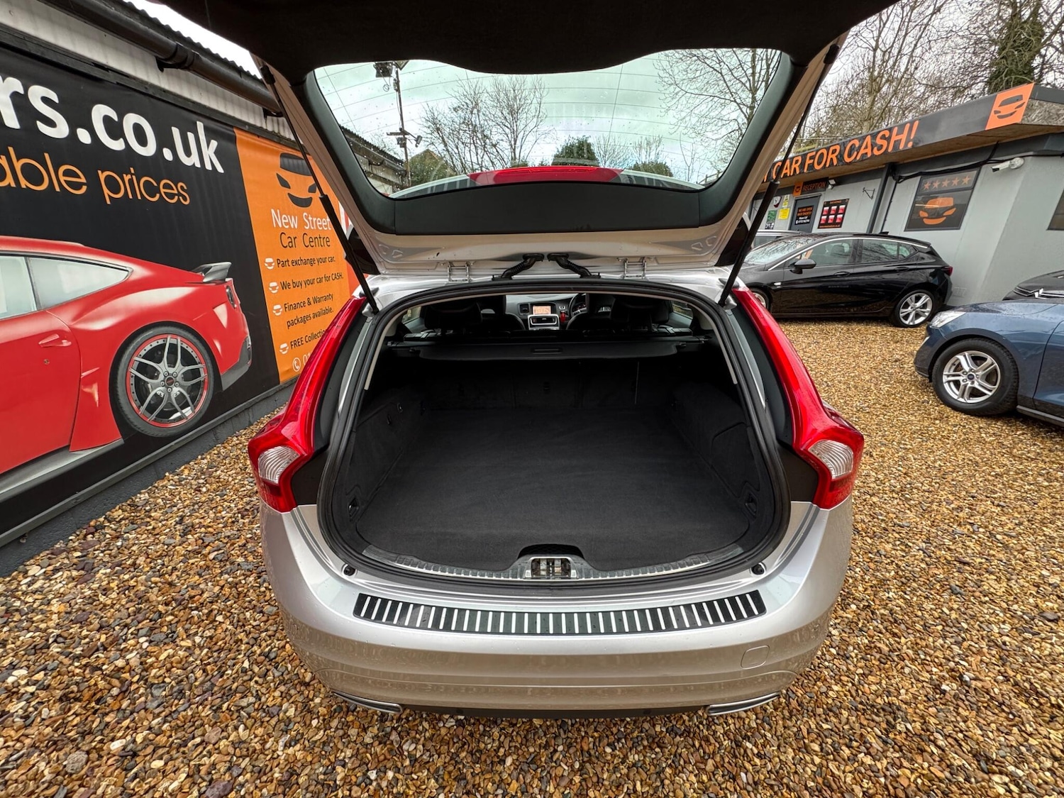 Used Volvo V60 2017 for sale - 77455309: Photo 73