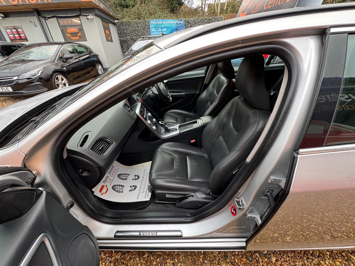 Used Volvo V60 2017 for sale - 77455309: Photo 81