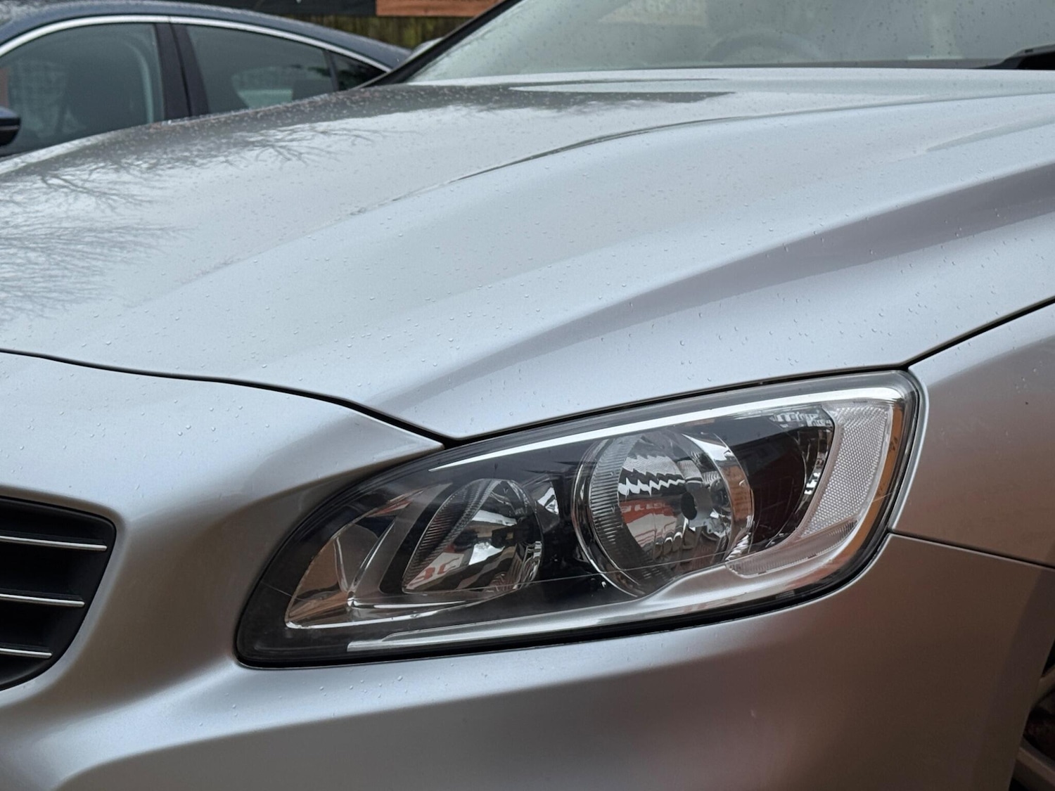 Used Volvo V60 2017 for sale - 77455309: Photo 85