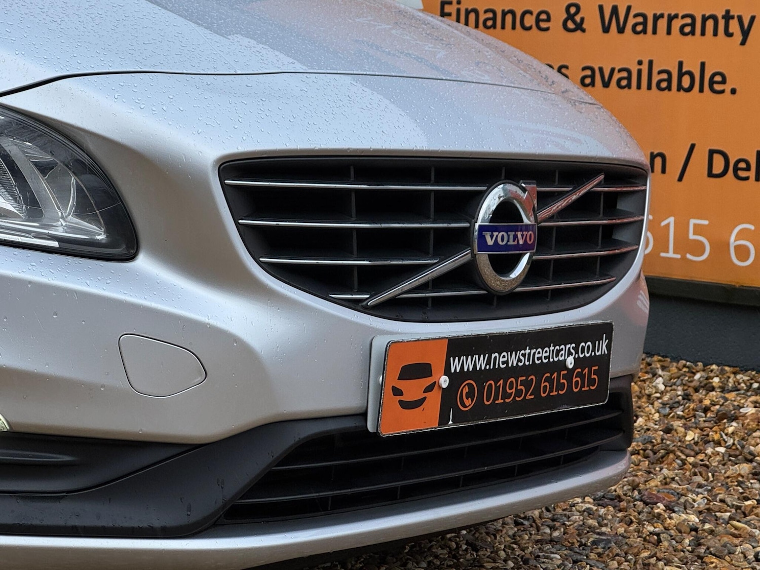 Used Volvo V60 2017 for sale - 77455309: Photo 86