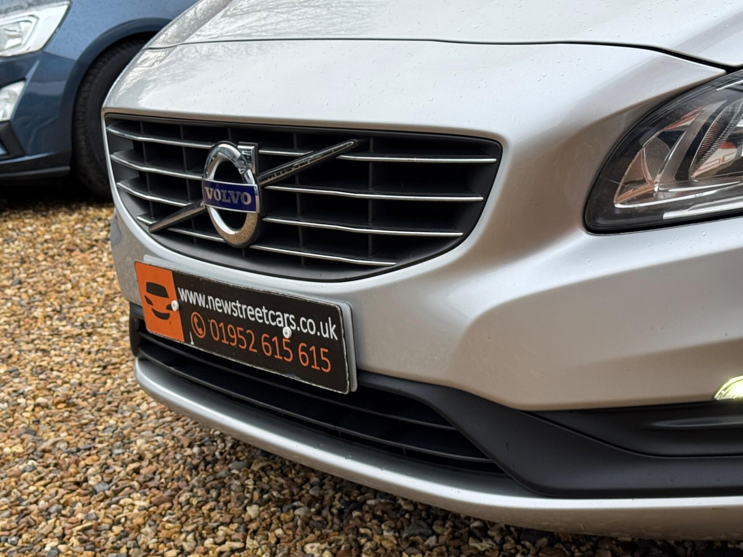 Used Volvo V60 2017 for sale - 77455309: Photo 88