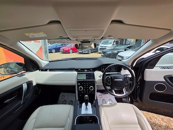 Used Land Rover Discovery Sport 2019 for sale - 78922077: Photo