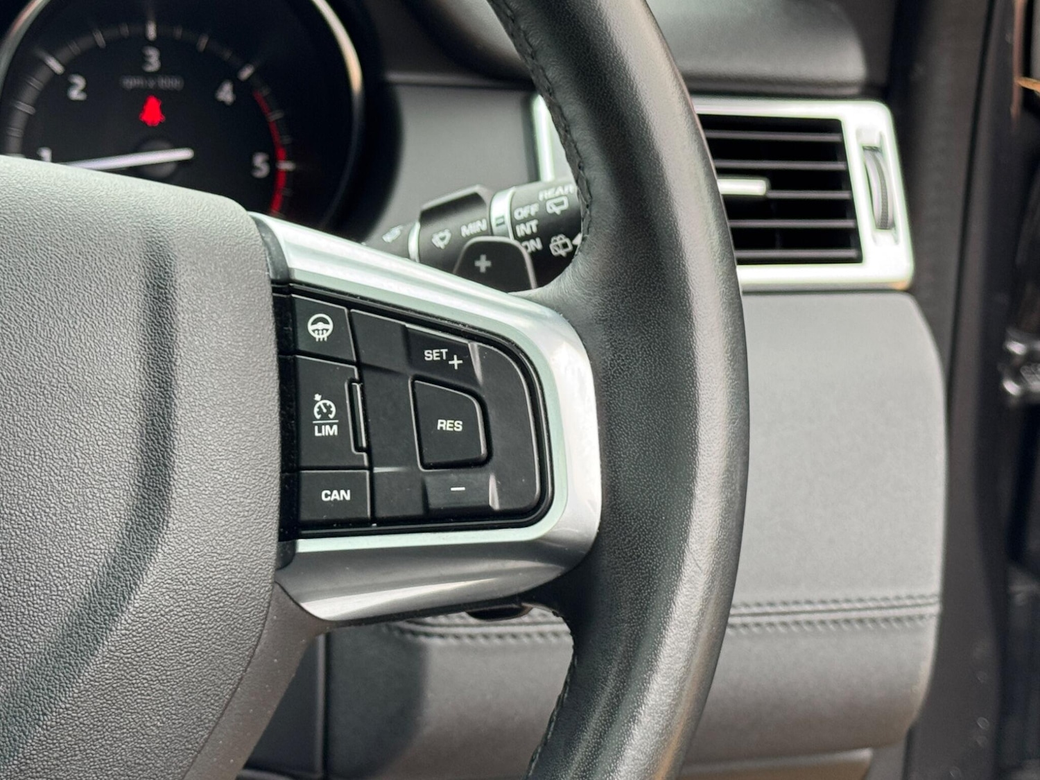 Used Land Rover Discovery Sport 2018 for sale - 77525173: Photo 36