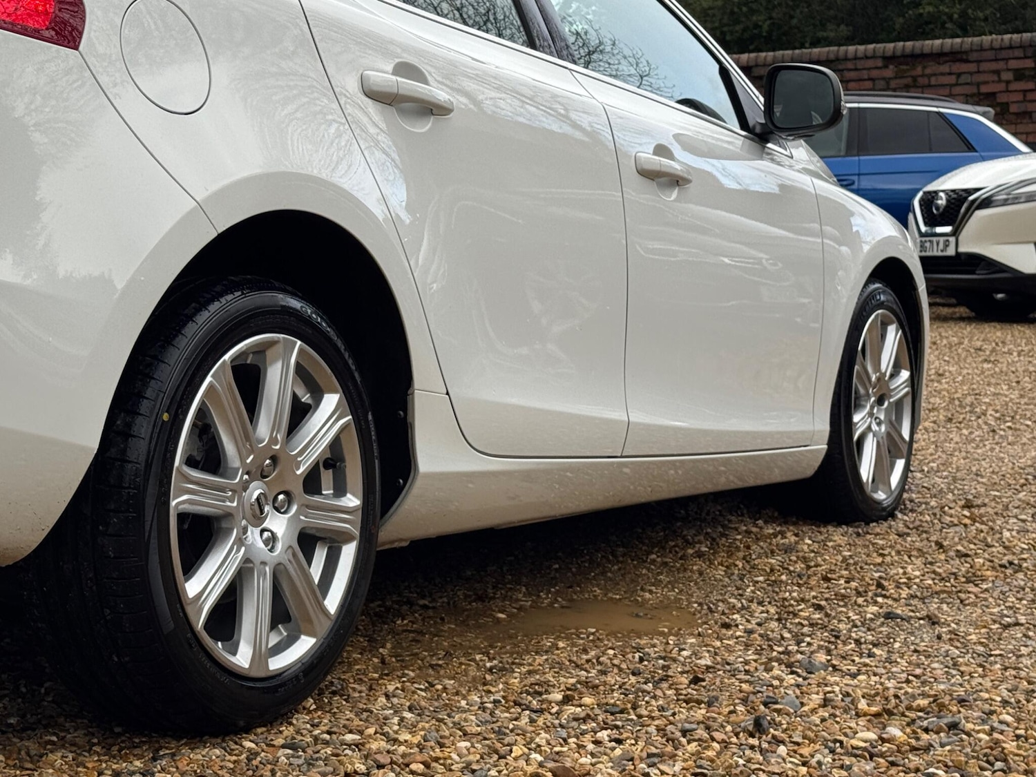 Used Volvo V40 2017 for sale - 77468191: Photo 11