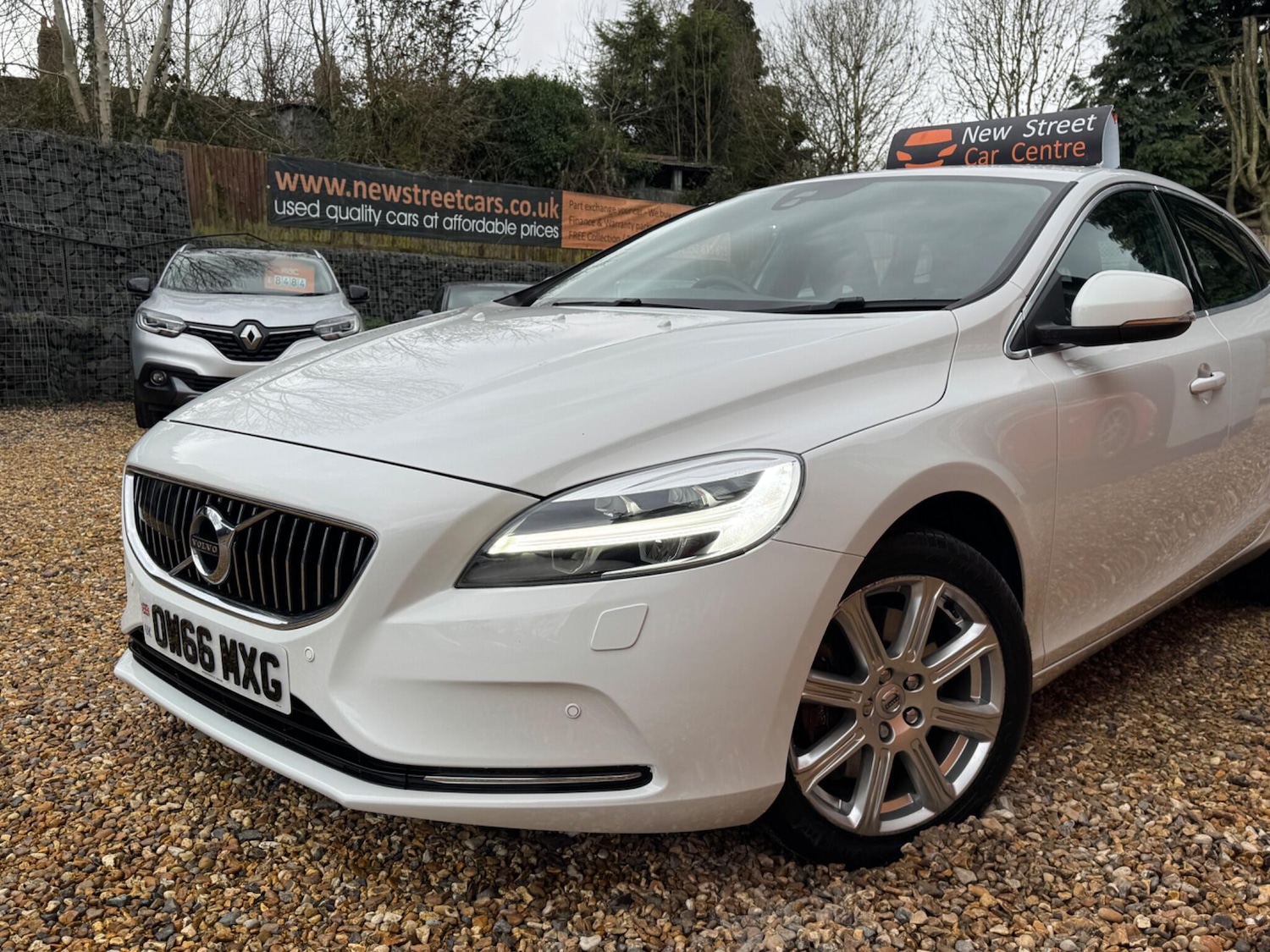 Used Volvo V40 2017 for sale - 77468191: Photo 15