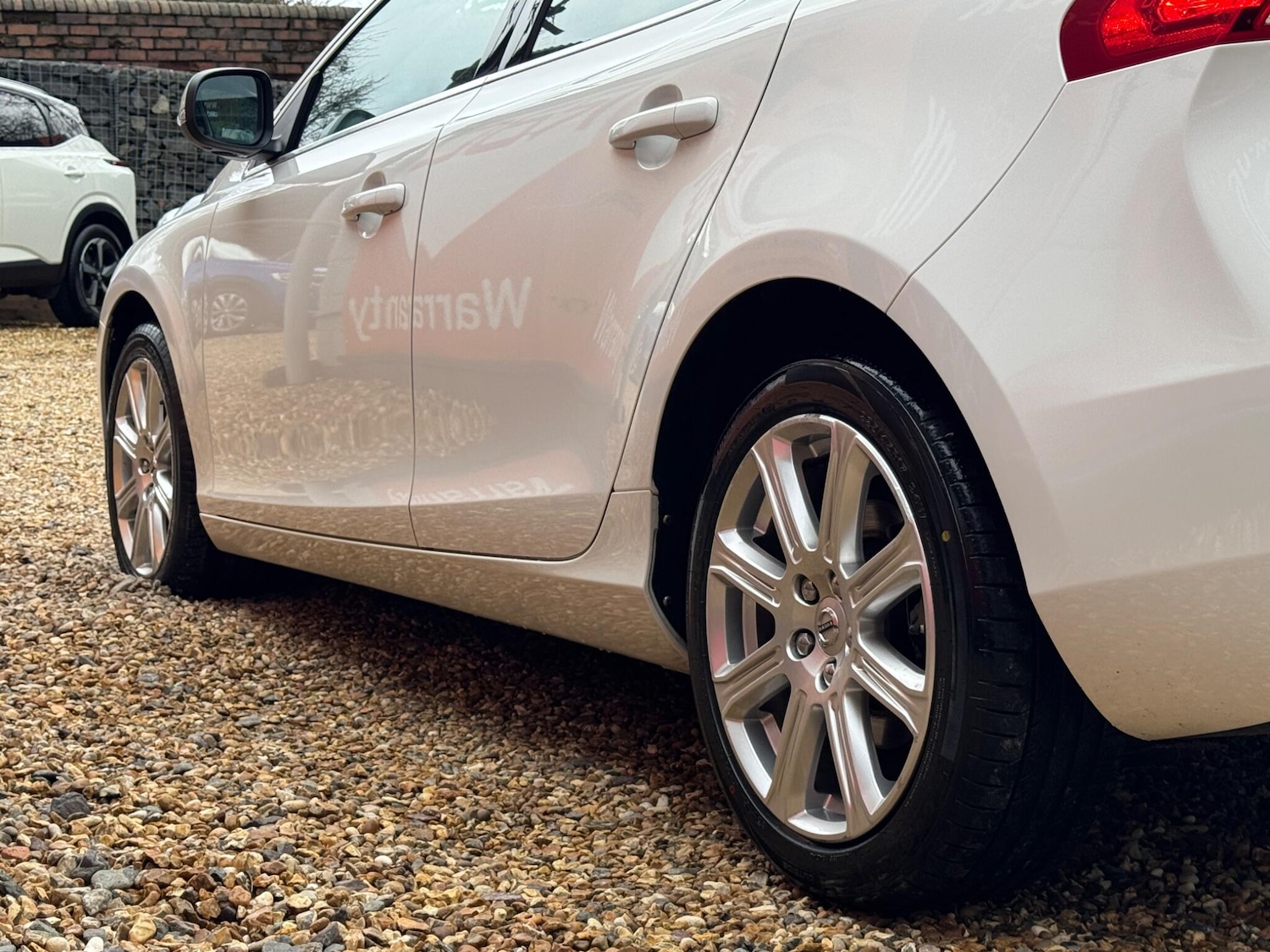 Used Volvo V40 2017 for sale - 77468191: Photo 18