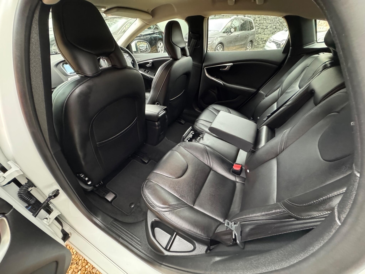 Used Volvo V40 2017 for sale - 77468191: Photo 35