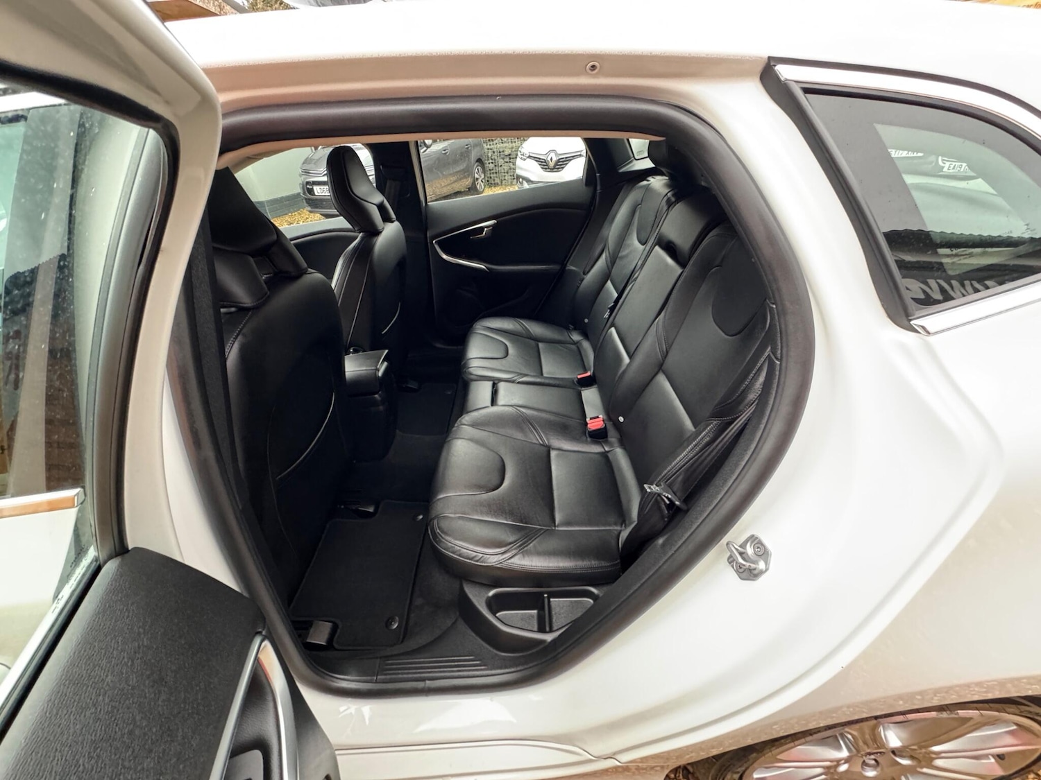 Used Volvo V40 2017 for sale - 77468191: Photo 36