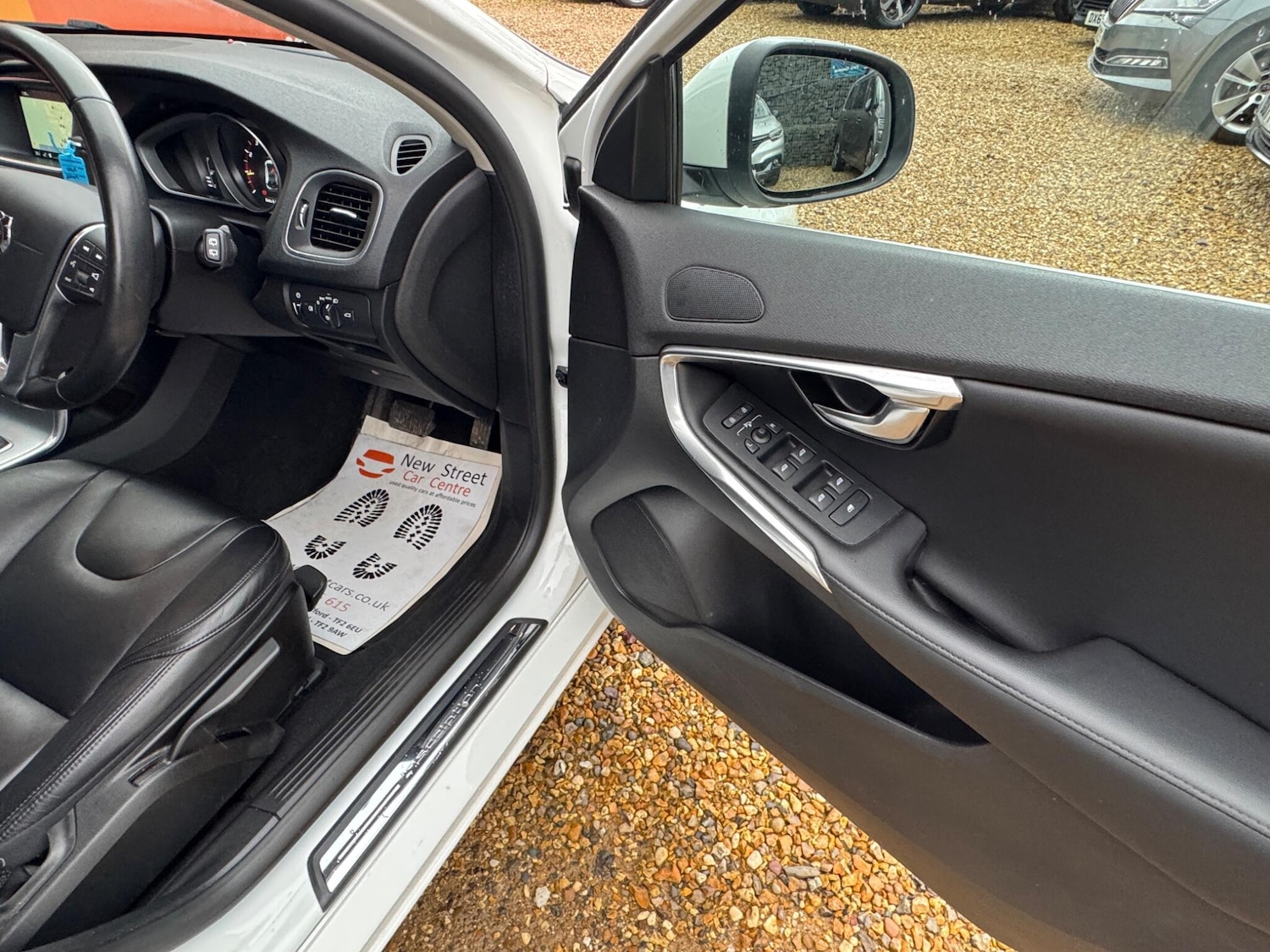 Used Volvo V40 2017 for sale - 77468191: Photo 39