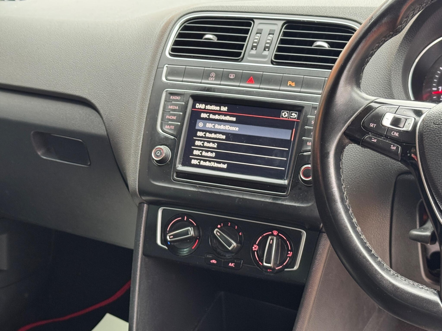 Used Volkswagen Polo 2017 for sale - 76512875: Photo 59