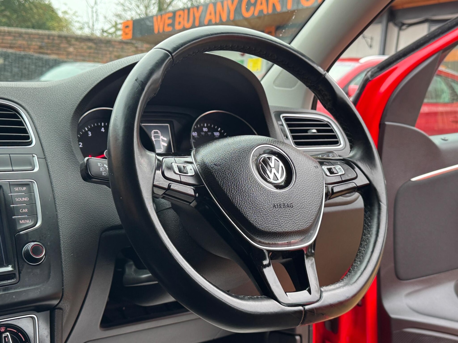 Used Volkswagen Polo 2017 for sale - 76512875: Photo 8