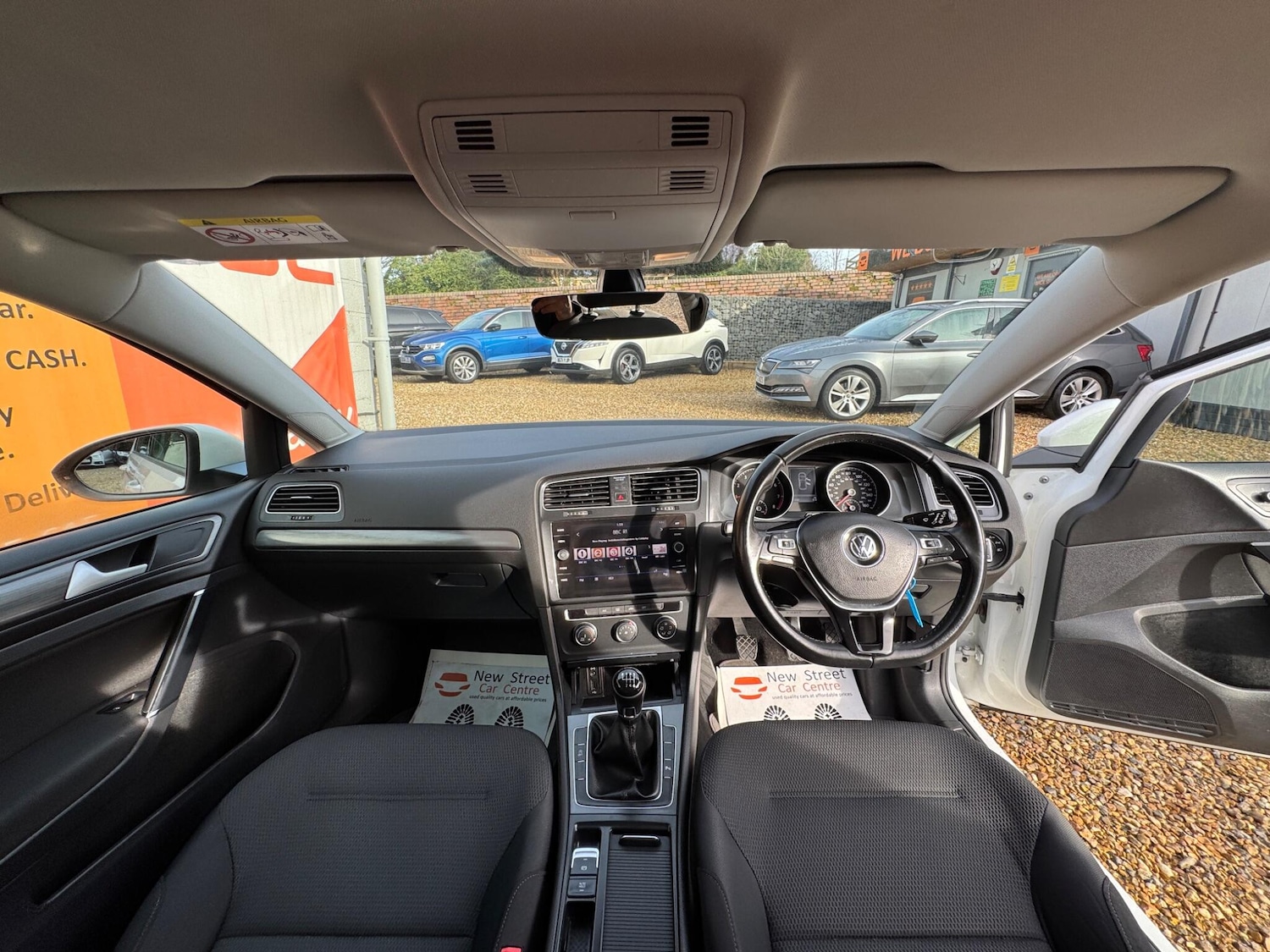 Used Volkswagen Golf 2018 for sale - 77550491: Photo 2