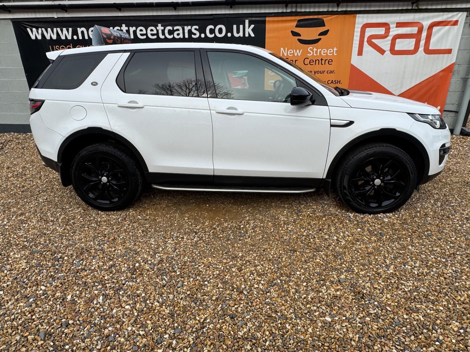 Used Land Rover Discovery Sport 2017 for sale - 77683789: Photo 18