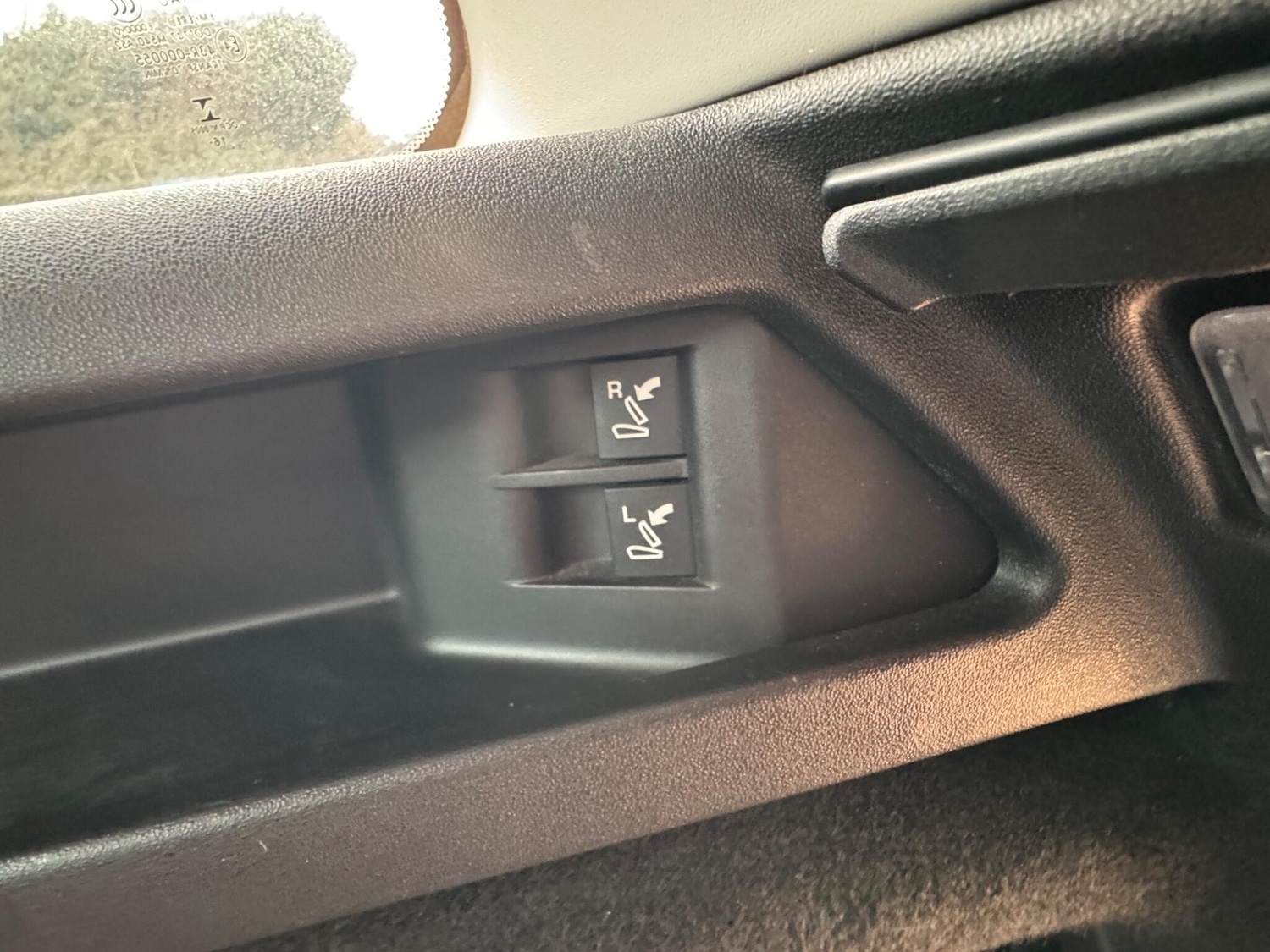 Used Land Rover Discovery Sport 2017 for sale - 77683789: Photo 32