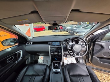Used Land Rover Discovery Sport 2017 for sale - 78492026: Photo