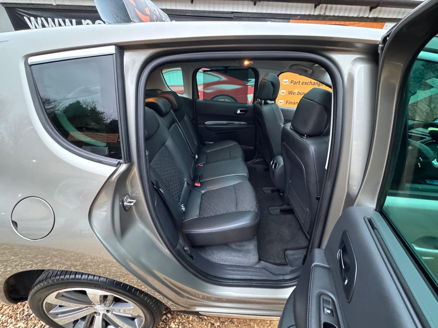 Used Peugeot 3008 2015 for sale - 77559523: Photo 32