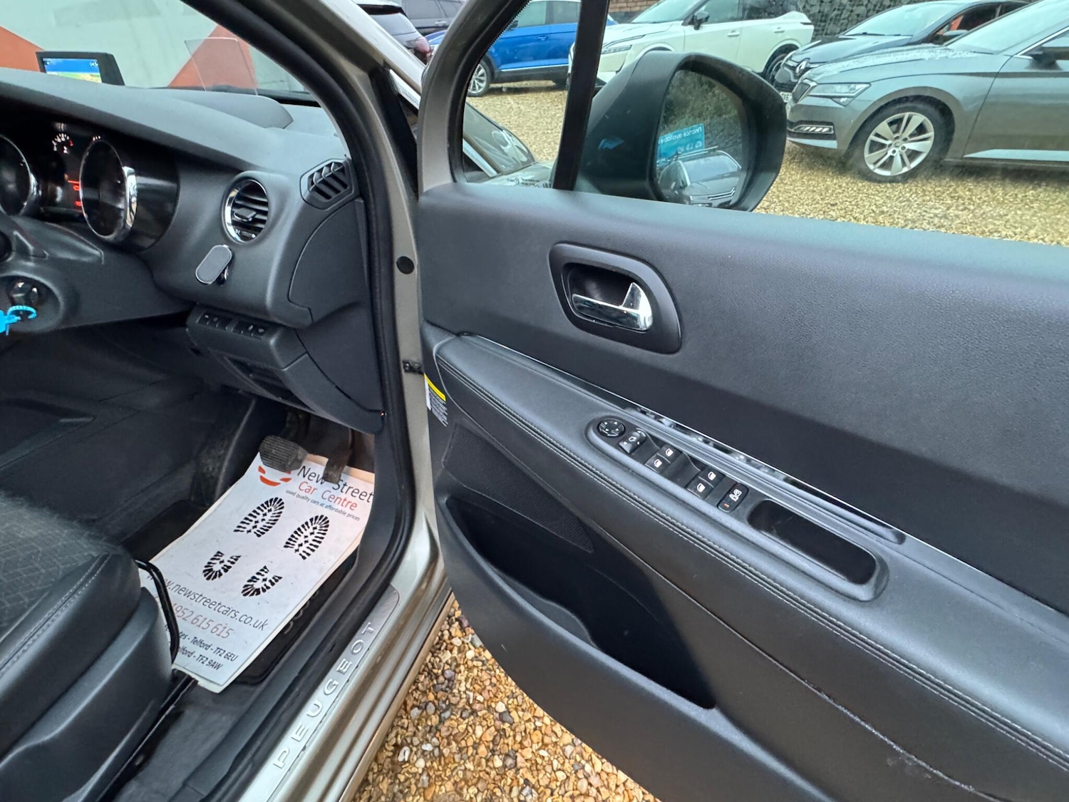 Used Peugeot 3008 2015 for sale - 77559523: Photo 35